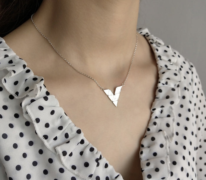 Triangle geometric necklace