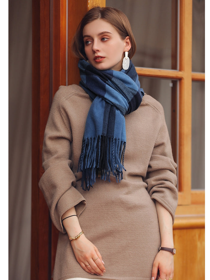 Fashion Scarves In Autumn And Winter