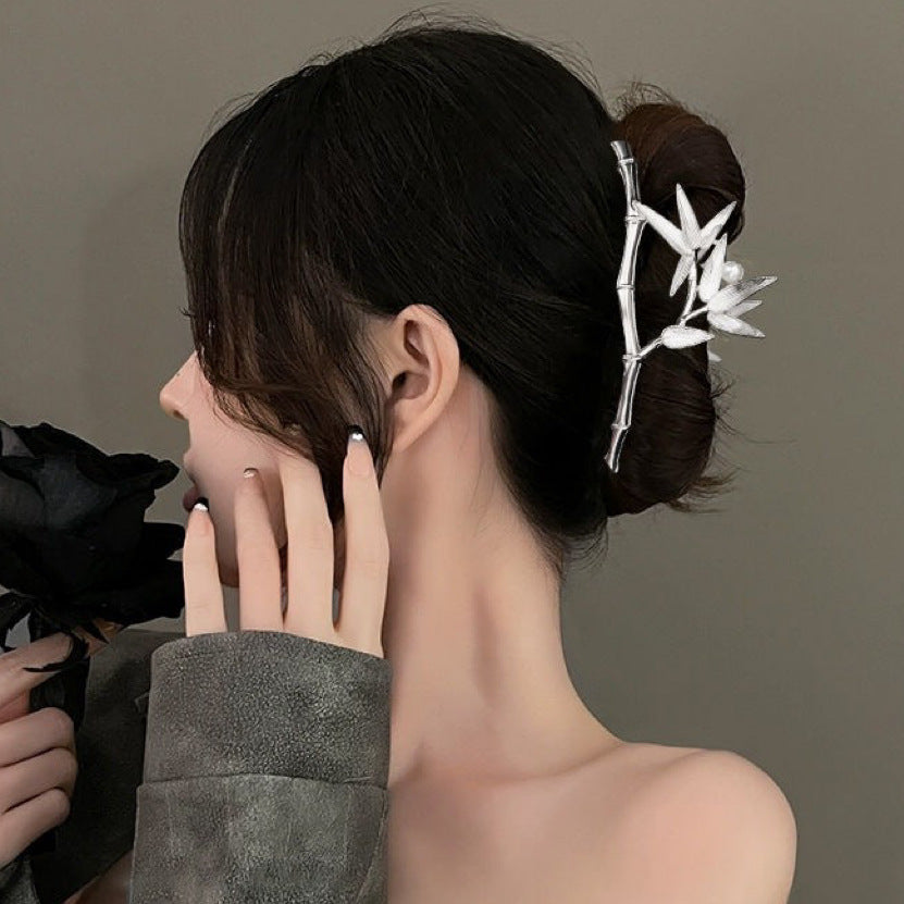 Oversized Pearl Wave Grip Headwear