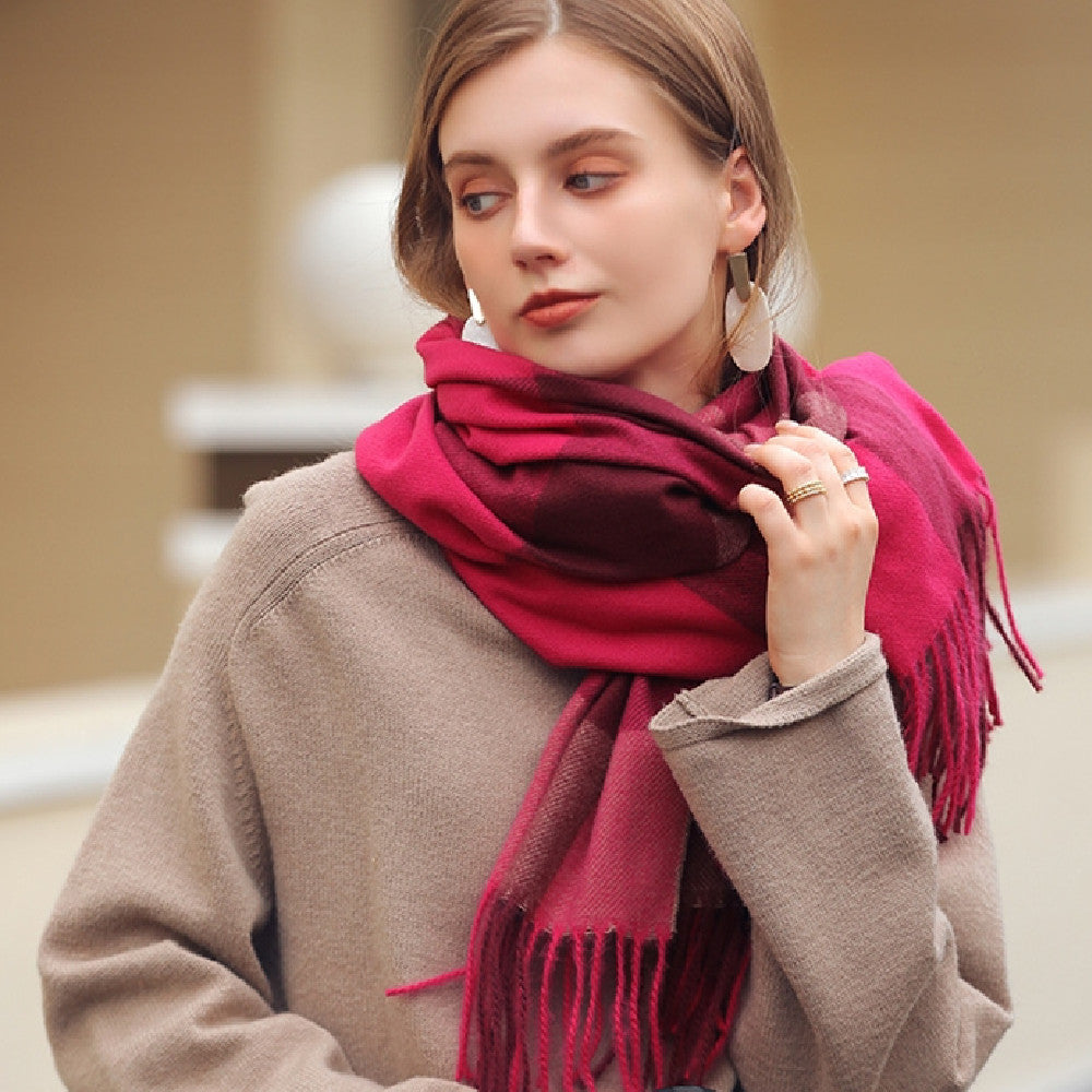 Fashion Scarves In Autumn And Winter
